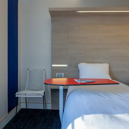 Ibis Styles Centre Vieux Port Hotel 3*