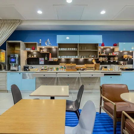 Ibis Styles Centre Vieux Port لا روشيل