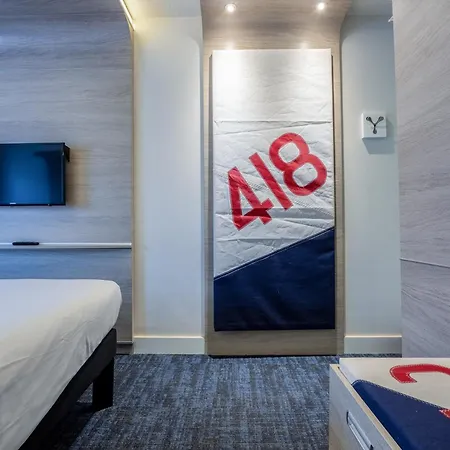 Hotel Ibis Styles Centre Vieux Port 3*