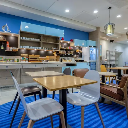 Otel Ibis Styles Centre Vieux Port 3*