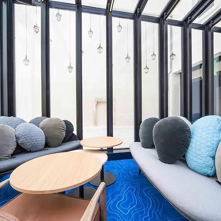 Ibis Styles Centre Vieux Port Otel 3*