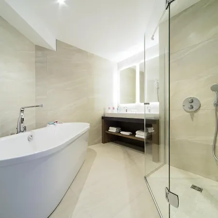 Ibis Styles Centre Vieux Port 호텔