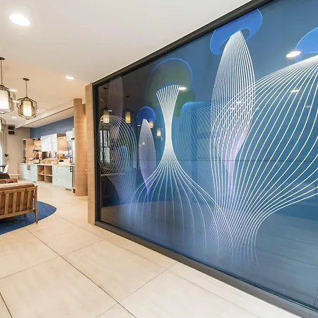 Ibis Styles Centre Vieux Port Hotel 3*