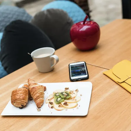 Отель Ibis Styles Centre Vieux Port Ла-Рошель
