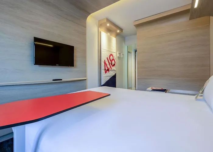 Hotel Ibis Styles Centre Vieux Port 3*