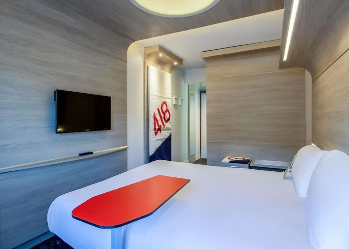 Ibis Styles Centre Vieux Port Hotel