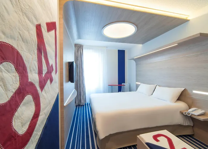 Ibis Styles Centre Vieux Port Hotel