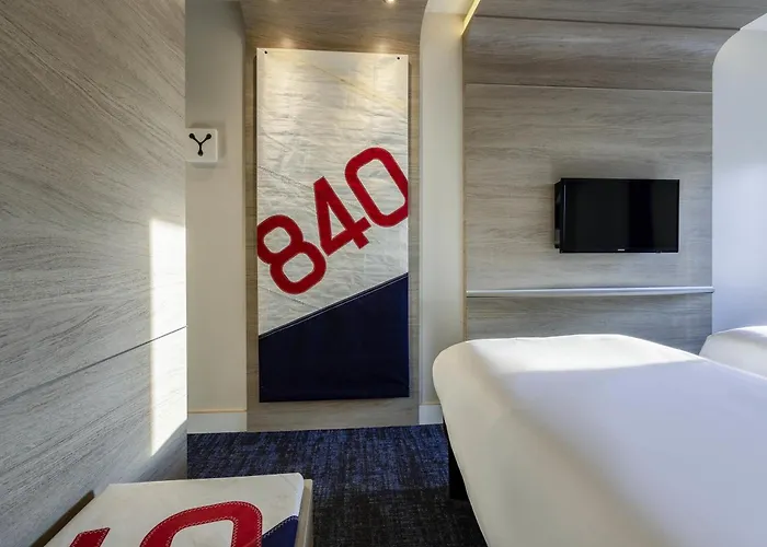 ホテル Ibis Styles Centre Vieux Port 3*