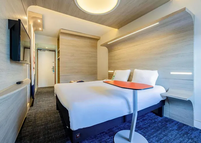 Ibis Styles Centre Vieux Port Hotel 3*