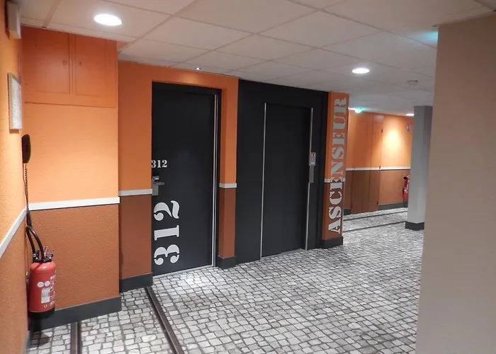 Ibis Styles Centre Vieux Port 3*